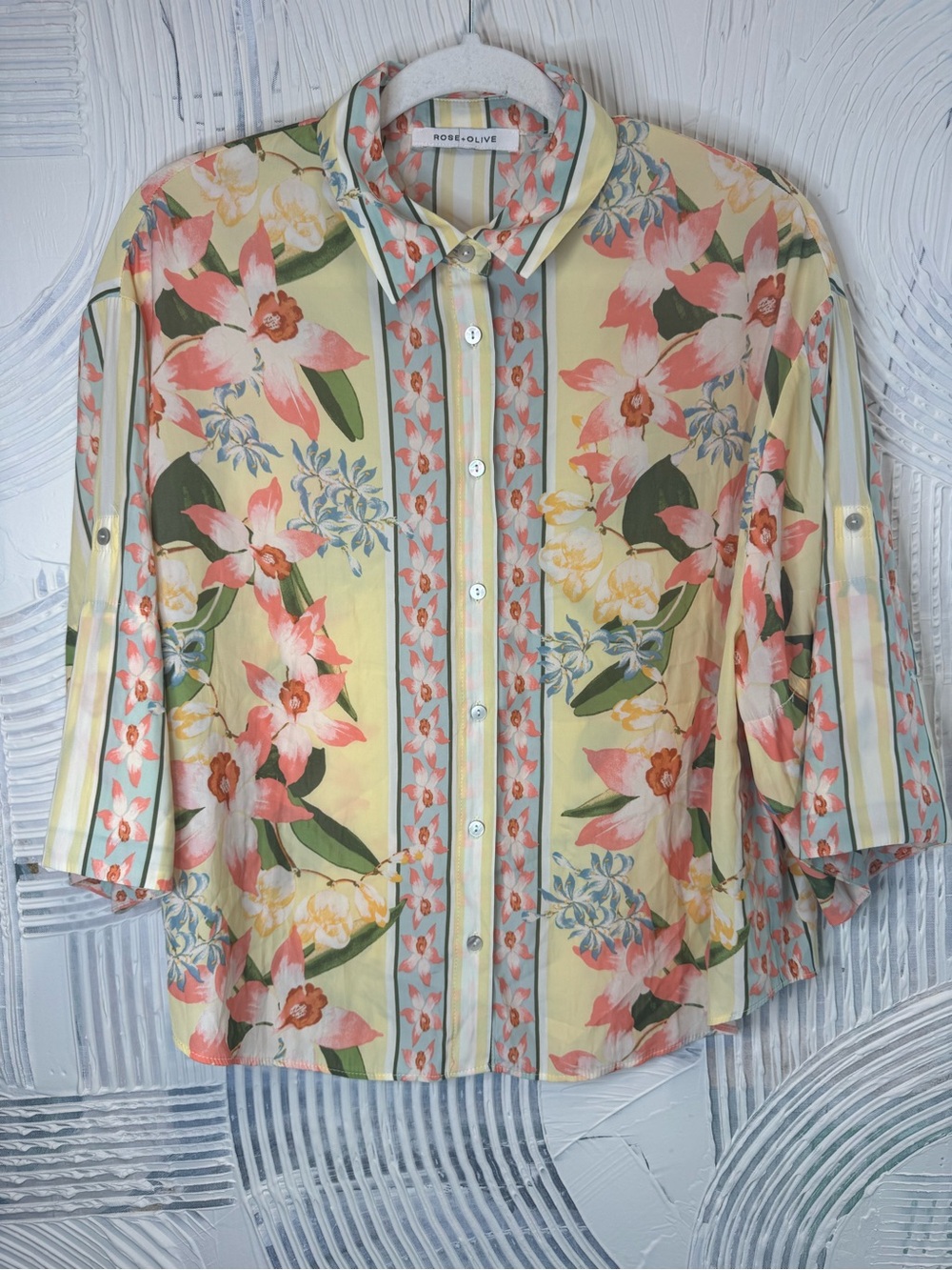 Rose & Olive Pastel Yellow Floral Button-Down Blouse N0937